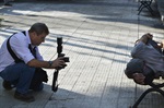 Repórter fotográfico durante pautas externas. 