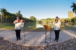 Músicos fizeram a gravação do Hino em cartões-postais da cidade