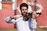 Músicos fizeram a gravação do Hino em cartões-postais da cidade