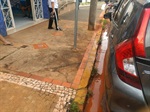 Segundo relato de usuários, clínica não possui rampa para cadeirantes