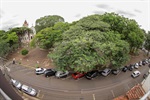 Vista para a praça do terceiro andar da Câmara Municipal de Iracemápolis 