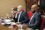Audiência foi transferida do plenário para o salão nobre devido ao grande público presente