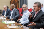 Audiência foi transferida do plenário para o salão nobre devido ao grande público presente