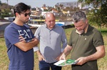 Alex Gama Salvaia (esqueda), Gilmar Rotta (centro) e Fabrício Bassa