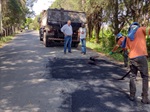 Operação tapa-buraco em estrada no Nova Suíça foi tema de solicitação do vereador Gilmar Rotta à secretaria municipal de Obras