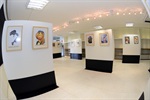 Hall do prédio anexo reúne 31 obras, com diferentes técnicas artísticas