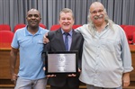 Artista da fotografia, Davi Negri é homenageado em noite de glória