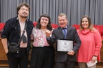 Artista da fotografia, Davi Negri é homenageado em noite de glória