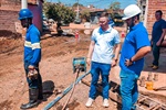 Gustavo Pompeo acompanhou, nesta quinta-feira (21), as obras iniciadas nesta semana na rua dos Pinheiros, no Bosques do Lenheiro