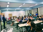 Palestra a alunos aconteceu na noite desta quarta-feira (4)