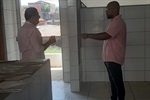 Vereador Acácio Godoy, em visita ao prédio onde vai funcionar a creche do bairro Tatuapé