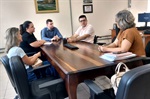 Reunião aconteceu na manhã desta quinta-feira (9) e debateu estratégias voltadas para o aprimoramento dos programas de capacitação direcionados aos professores da rede municipal, com foco na identificação e no atendimento adequado aos alunos com altas habilidades.