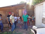 Trevisan visitou a favela com a reportagem do "Jornal de Piracicaba"