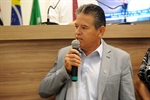 Proprietários do estabelecimento, Acary e Luciany receberam homenagem