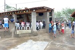 Cerca de 40 moradores acompanharam o anúncio de que a água do Semae começa a chegar ao Santa Isabel nesta semana