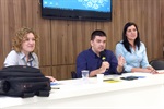 Vereador André Bandeira (PSDB), ao lado de Luciana Bethiol (Caixa) e Juliana Pazianotto (Prefeitura de Capivari - SP)