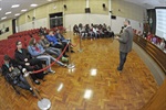 Gilmar Tanno recebe alunos do João Guidotti no Conheça o Legislativo