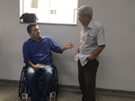 André Bandeira conversa com Massao Saito, coordenador