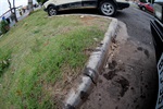 Asfalto do estacionamento de ônibus do Terminal Vila Sônia está sendo danificado por carretas carregadas.