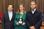 Câmara concede Medalha de Mérito à pedagoga Renata Barrichelo Cunha
