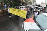 Manifestantes saíram do Colégio Piracicabano e marcharam até a Câmara