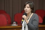 Gabriela Viccino, estudante de História e estagiária do Departamento de Documentação e Arquivo
