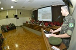 Atiradores participam da simulação de uma reunião ordinária