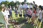 Plantio ecológico envolveu professores e alunos da "Oracy da Silva" 