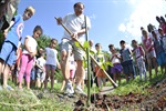 Plantio ecológico envolveu professores e alunos da "Oracy da Silva"