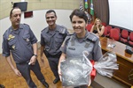 Homenagem às policiais que contribuíram para a confecção do livro “Uma Instituição do tamanho da grandeza de São Paulo”, Sueli da Silva Tavares e Maria Consuelo da Silva. 