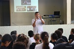 Em visita à escola estadual, Kawai falou sobre a imigração japonesa ao Brasil