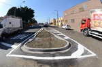 Construção de canteiro central serviu para dividir sentidos da via e disciplinar estacionamento