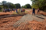 Obras da Prefeitura dão a entender que reivindicação para derrubada de muro no Santa Rita Avencas foi deixada de lado