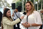 Coronel Adriana sendo entrevistada por Fernanda Rizzi