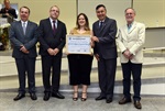 Câmara homenageia Dia do Professor e concede o Prêmio Educador do Ano