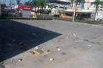 Foto mostra como ficava o estacionamento da farmácia após aglomerações no local