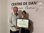 Gilmar Rotta entregou a moção aos alunos do Centro de Dança