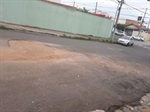 Moradores procuraram gabinete para reclamar. Munícipe usa rede social para oficializar a demanda