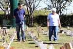 O cemitério está situado na estrada Jacob Canale, no bairro Pau Queimado. 