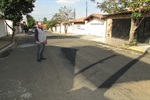 Grande número de buracos no asfalto tornava via intransitável