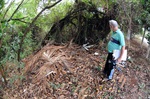 Munícipes querem limpeza do local, instalação de iluminação e calçada