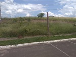 Campo de areia na rua Octavio Venâncio Frasson, esquina com a rua Elizabete da Costa, no bairro Santa Fé 3