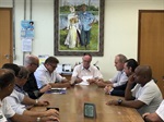 Solenidade aconteceu no gabinete do prefeito Barjas Negri (PSDB) e contou com a presença do presidente da Câmara de Vereadores, o vereador Gilmar Rotta (MDB), e o presidente do Conselho Municipal José Luiz Ribeiro