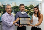 Capitão Gomes entregou Título de Cidadão Piracicabano para o médico Itamar Curti