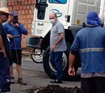 Desobstrução de rede garante abastecimento de água no Parque Orlanda