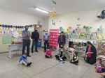 Prefeito, secretário e vereador acompanham aula na creche de Ártemis