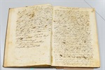 Encadernação é o documento mais antigo da Câmara, datado de 1784