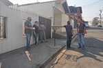 Assessoria conversa com moradores