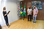 Entrega da honraria ocorreu na Sala da Presidência da Câmara