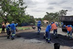 Vereador Gustavo Pompeo esteve na rua Cândido Portinari, no bairro Vila Industrial, para acompanhar construção de lombada